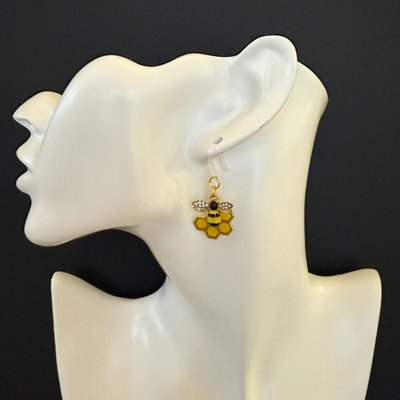 Lightweight hypoallergenic earrings - safe for metal allergies - Image 7