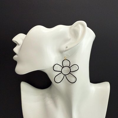 Lightweight hypoallergenic earrings - safe for metal allergies - Image 5
