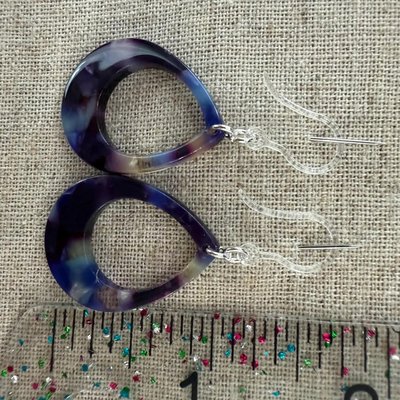 Lightweight hypoallergenic earrings - safe for metal allergies - Image 3