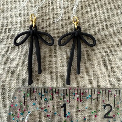 Lightweight hypoallergenic earrings - safe for metal allergies - Image 3